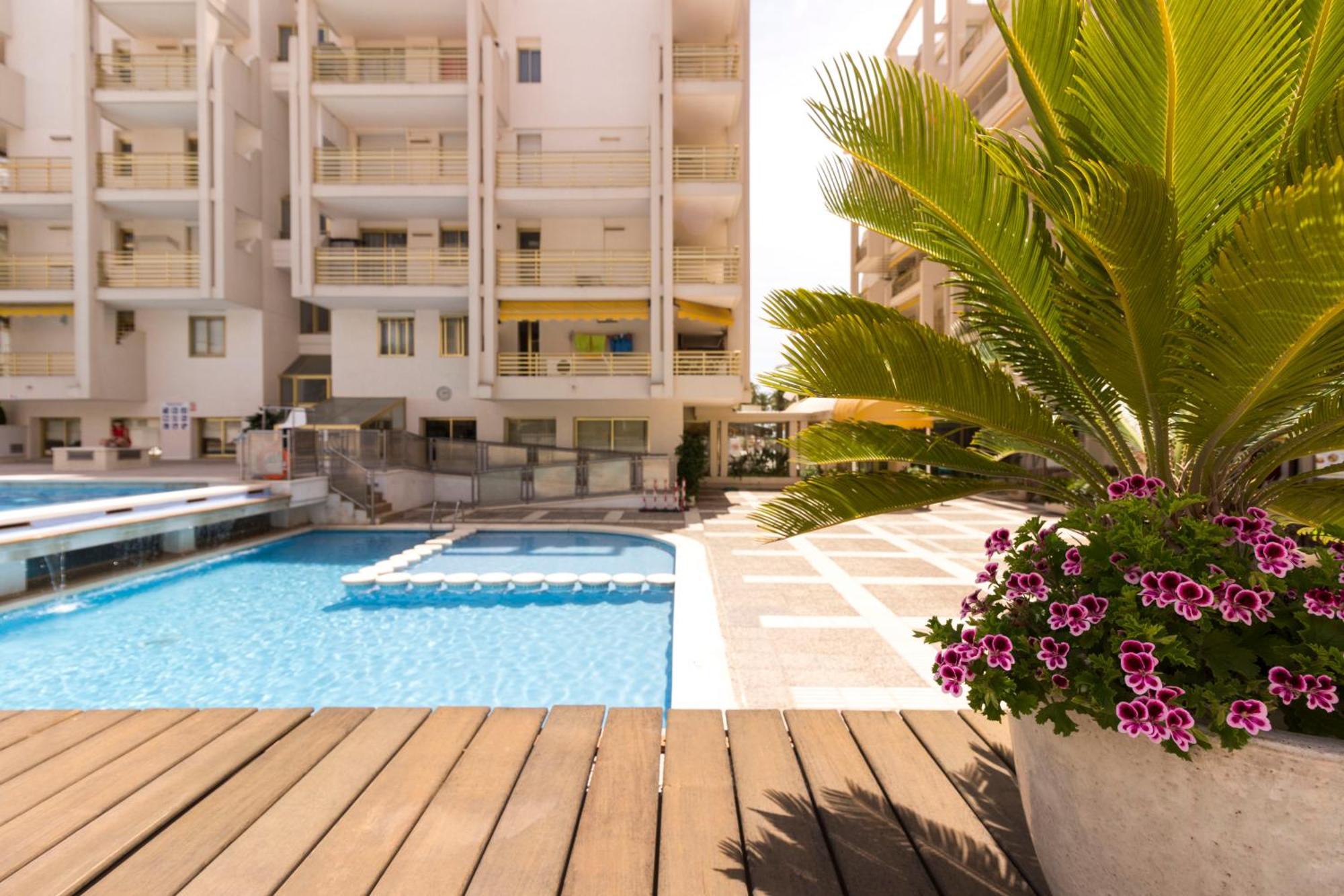 Novelty I Arysal 2 Lägenhet Salou Exteriör bild